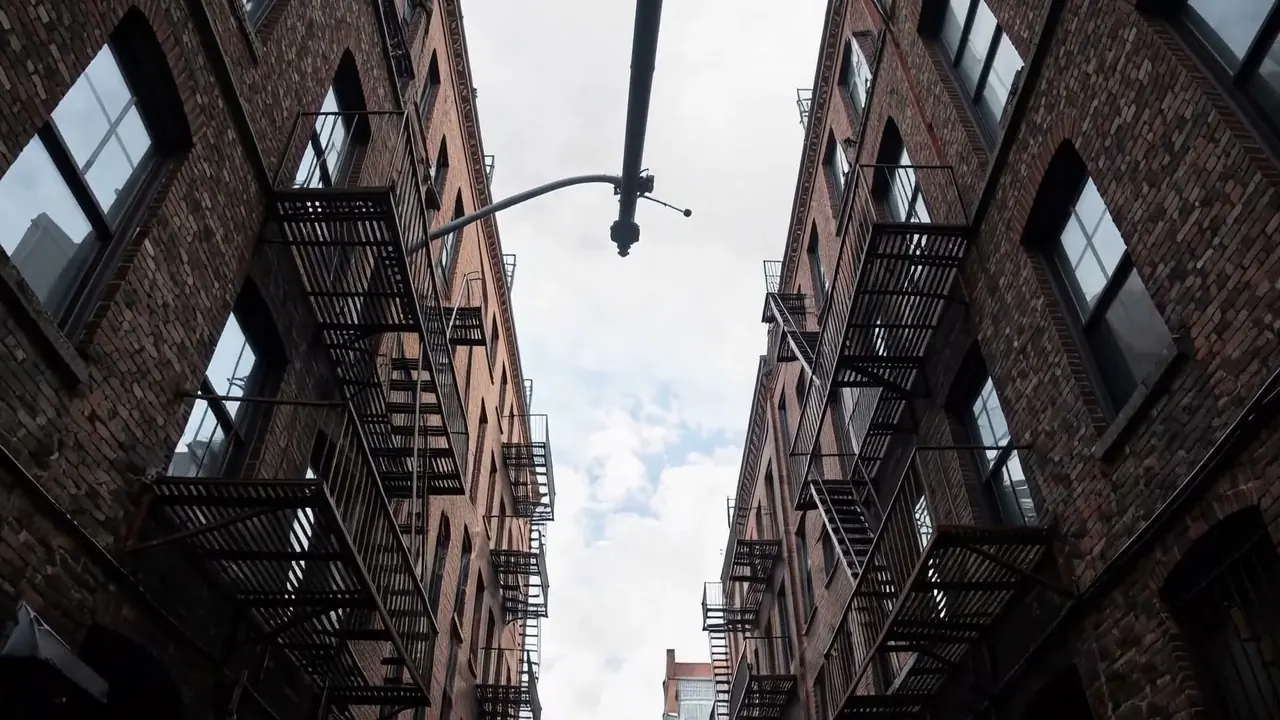 Jib Up: The arm lifts the camera, and the angle rises with it.